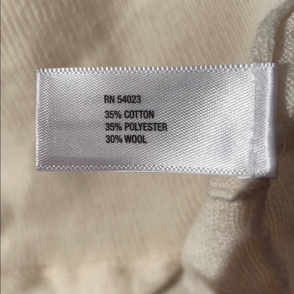 *FREE with purchase* Gap | lightweight sweater - Picture 11 of 11